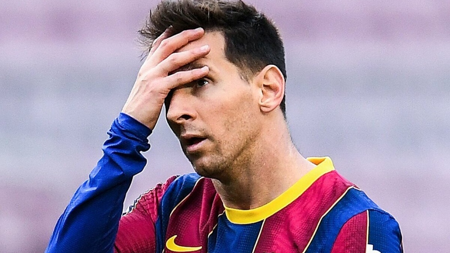 Lionel Messi bị sốc vì không thể ký hợp đồng mới với Barca